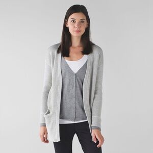 Lululemon | Vestigan in Heathered Medium‎ Grey / Heathered Angel Wing